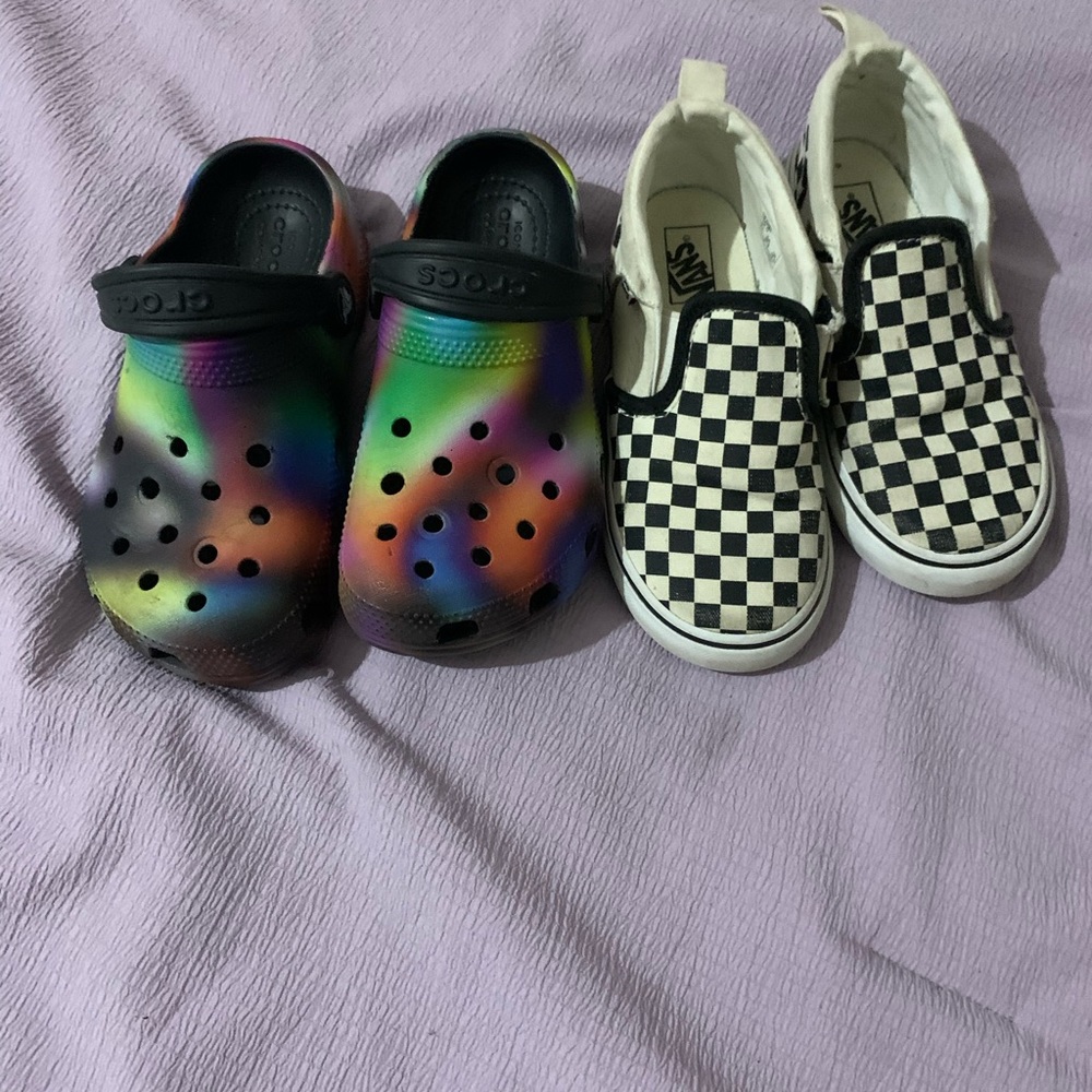 Unisex kid shoes size 9.5